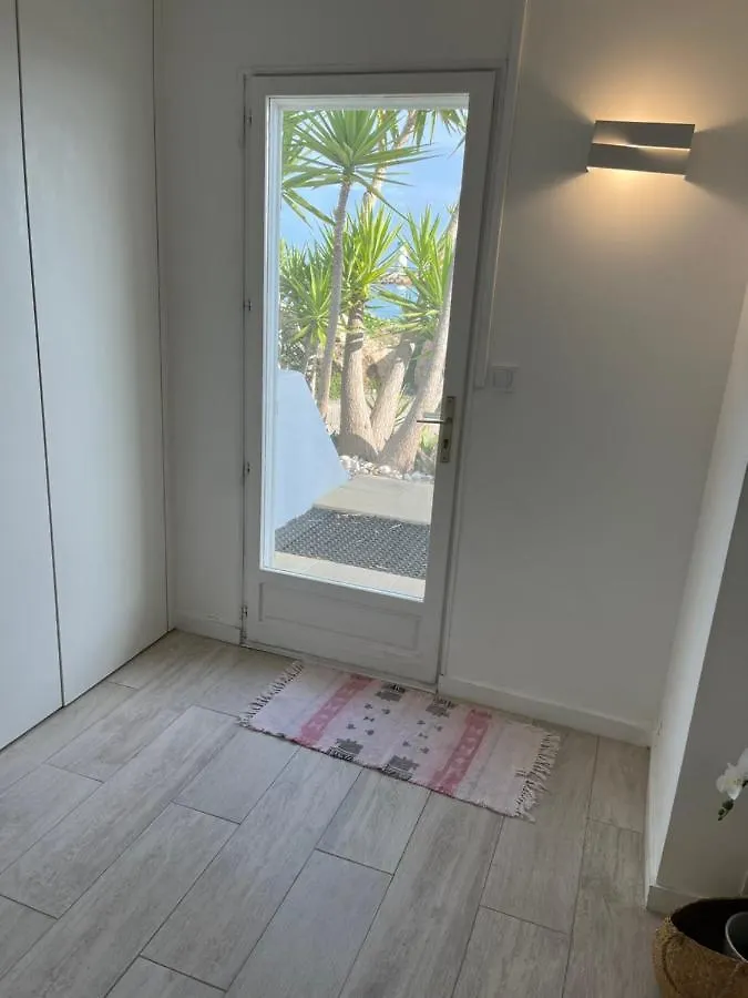 Appartement Magnifique 60 m2 les pieds dans l'eau à Villeneuve-Loubet