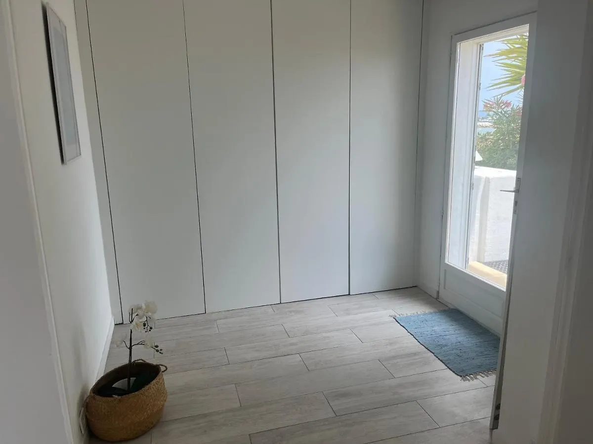 Appartement Magnifique 60 m2 les pieds dans l'eau à Villeneuve-Loubet